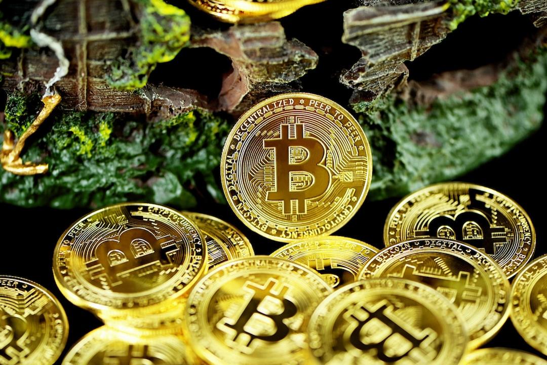 比特币突破10.6万美元，机构投资兴趣加大